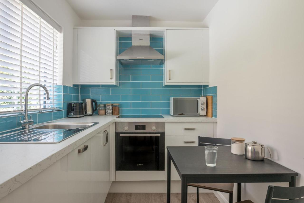 Riverside Apartment With Views And Parking Kingsbridge  Exterior foto
