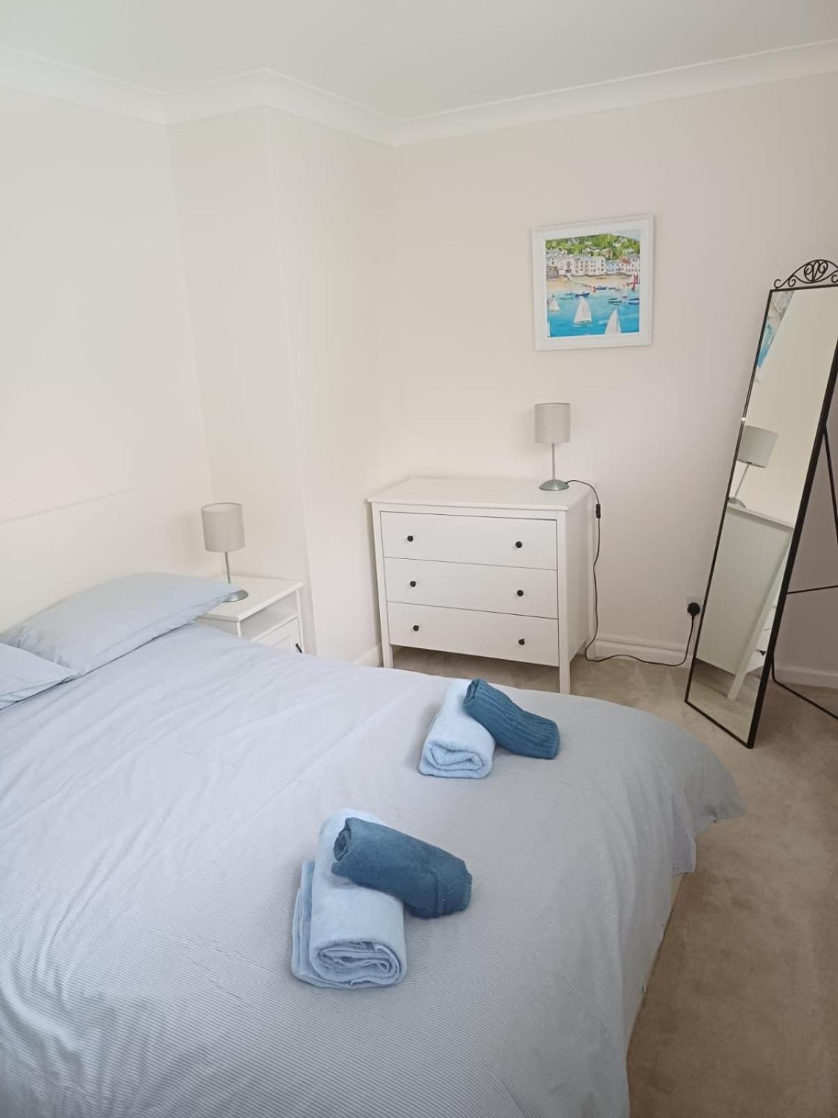 Riverside Apartment With Views And Parking Kingsbridge  Exterior foto